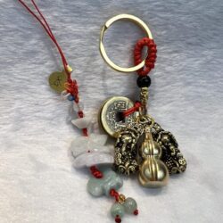 A key chain with some different types of beads