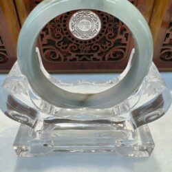 Front-facing translucent jade bangle