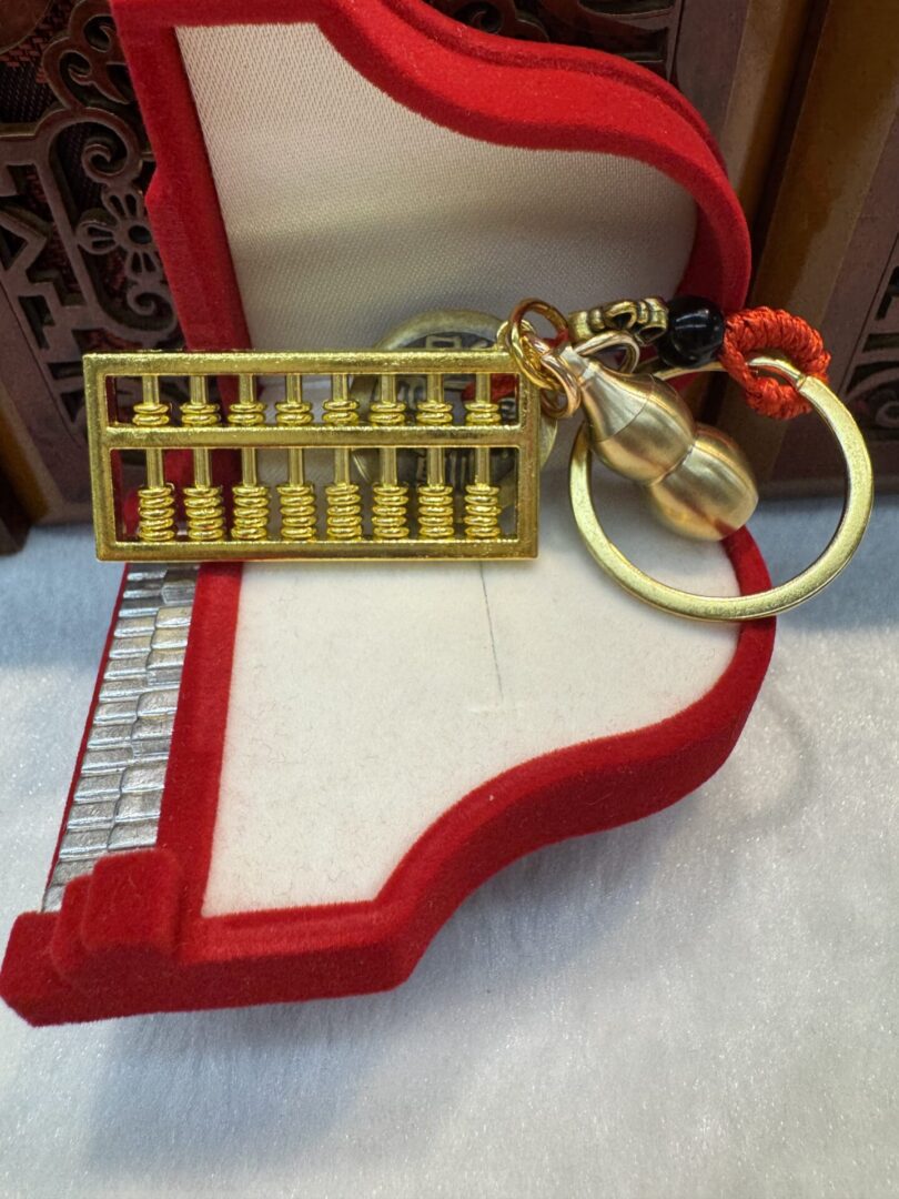 Keychain with copper coin and abacus - Image 4