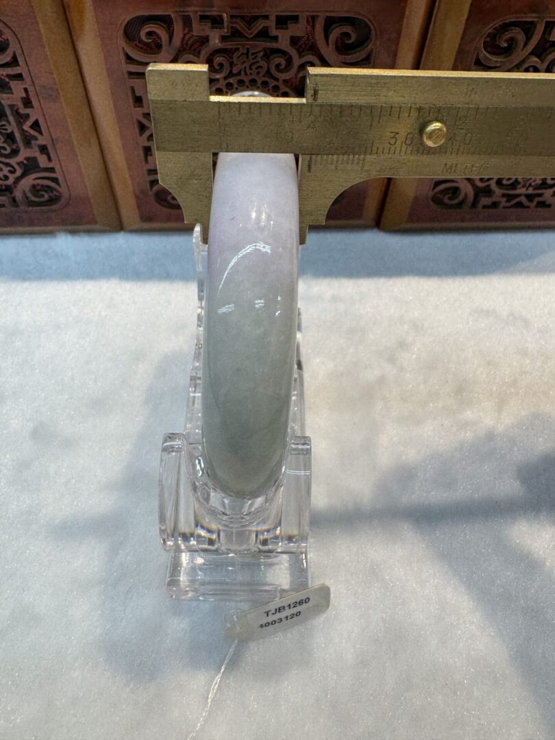 Certified Real Jade Bangle (Jadeite) #4003120 size 57mm - Image 3