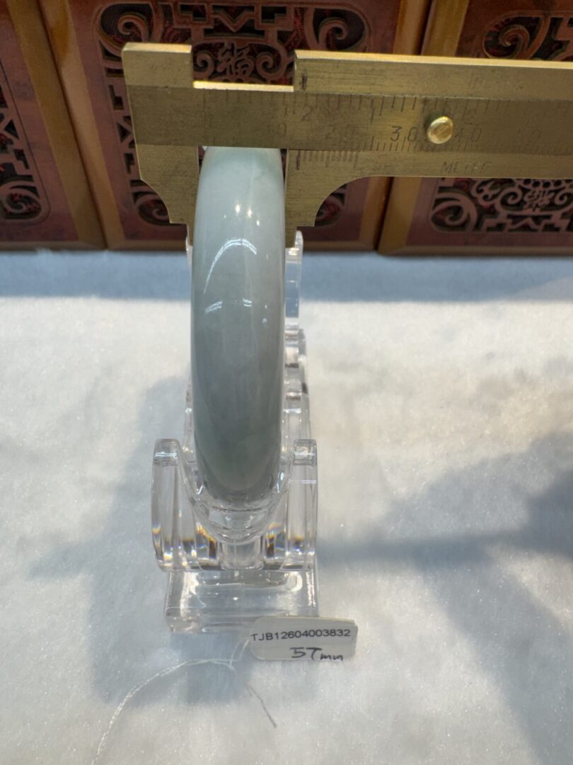 Certified Real Jade Bangle (Jadeite) #4003832 size 57mm - Image 3