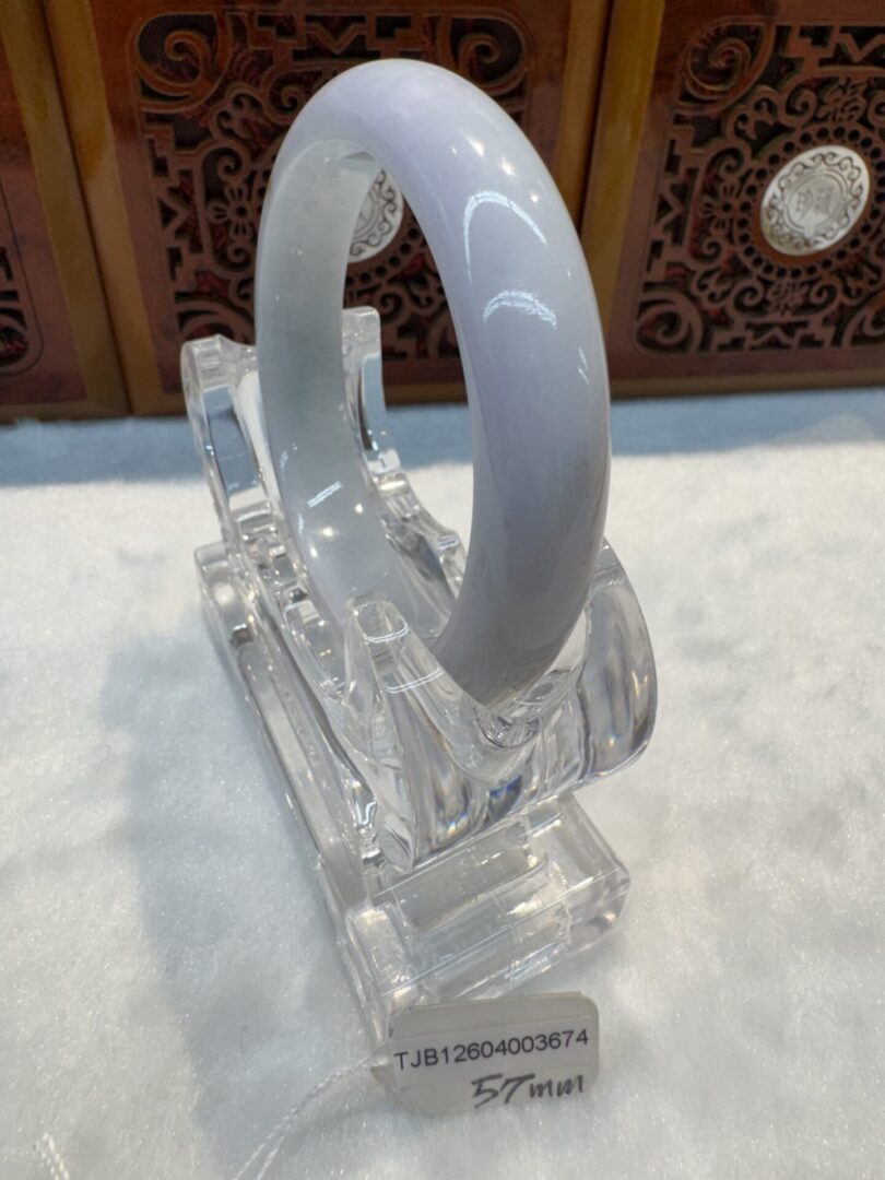 Certified Real Jade Bangle (Jadeite) #4003674 size 57mm - Image 4