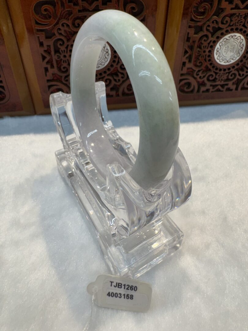 Certified Real Jade Bangle (Jadeite) #4003158 size 57mm - Image 4