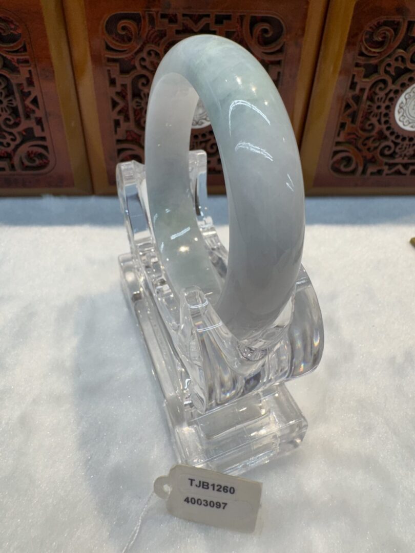 Certified Real Jade Bangle (Jadeite) #4003097 size 57mm - Image 4