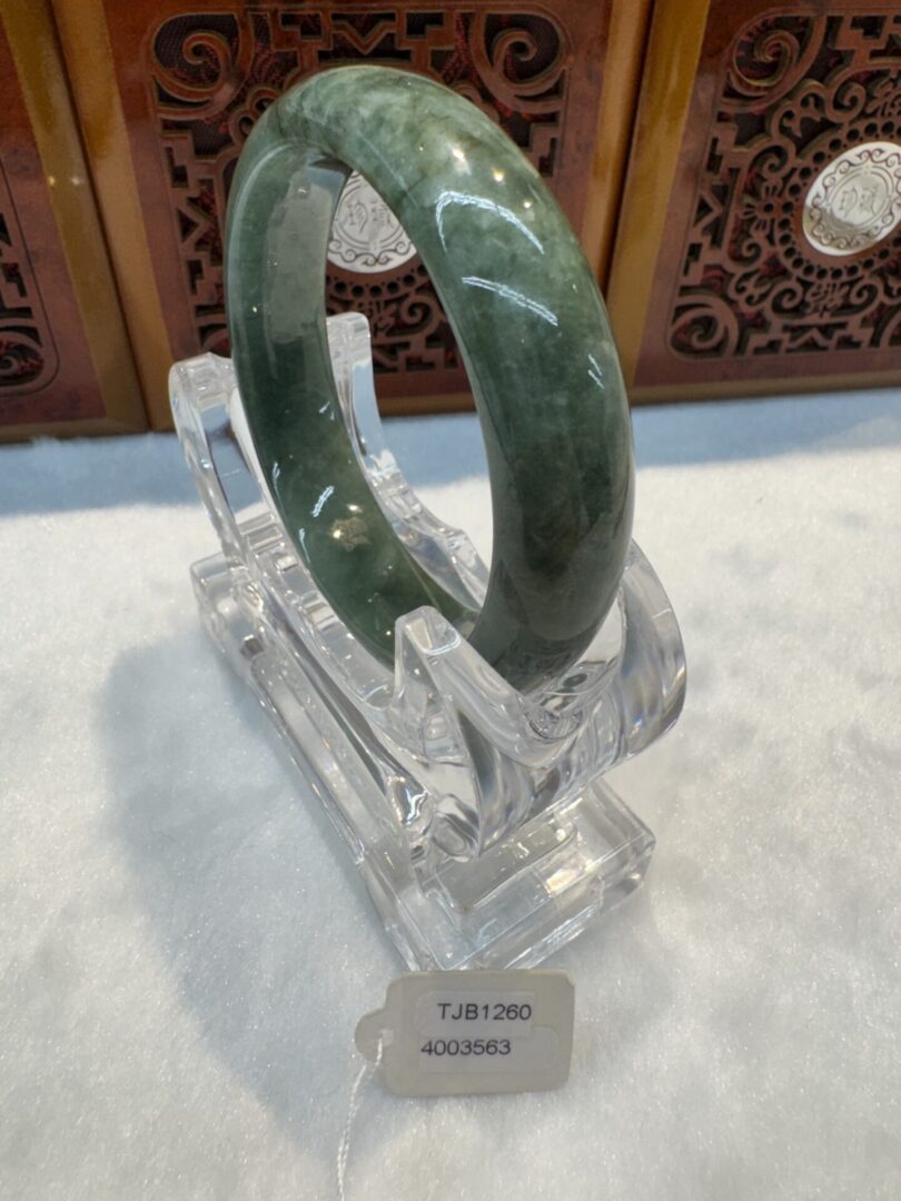 Certified Real Jade Bangle (Jadeite) #4003563 size 58mm - Image 4