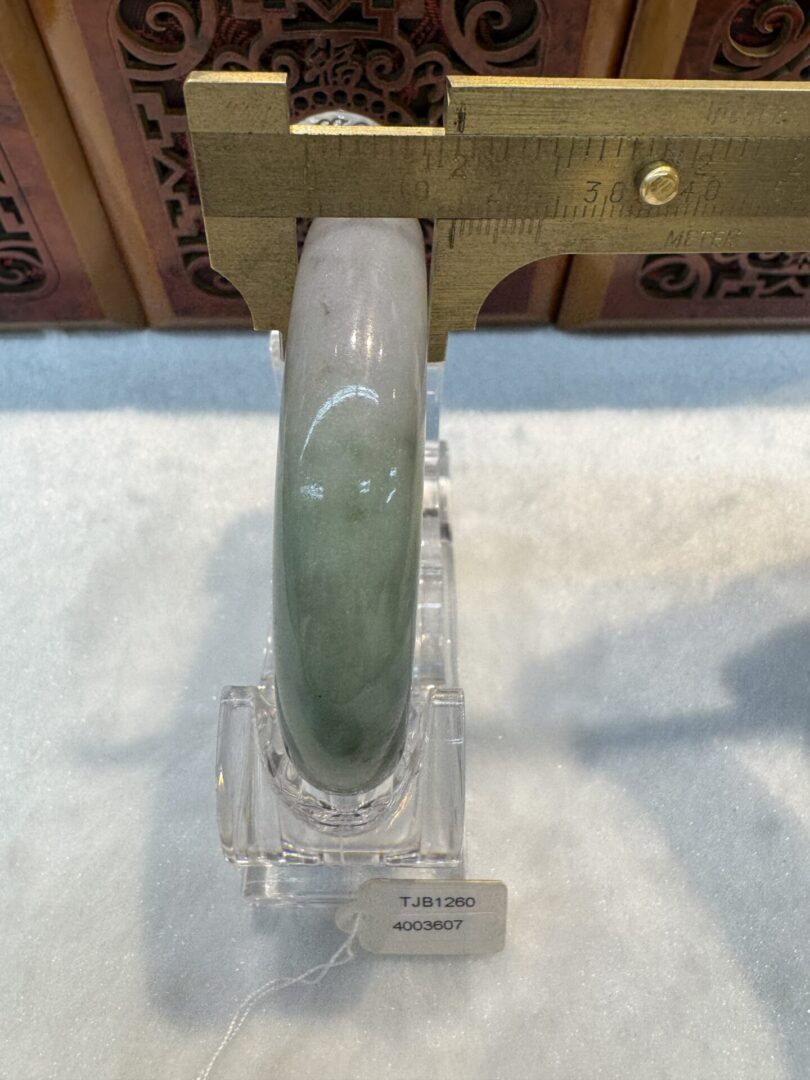 Certified Real Jade Bangle (Jadeite) #4003607 size 58mm - Image 3