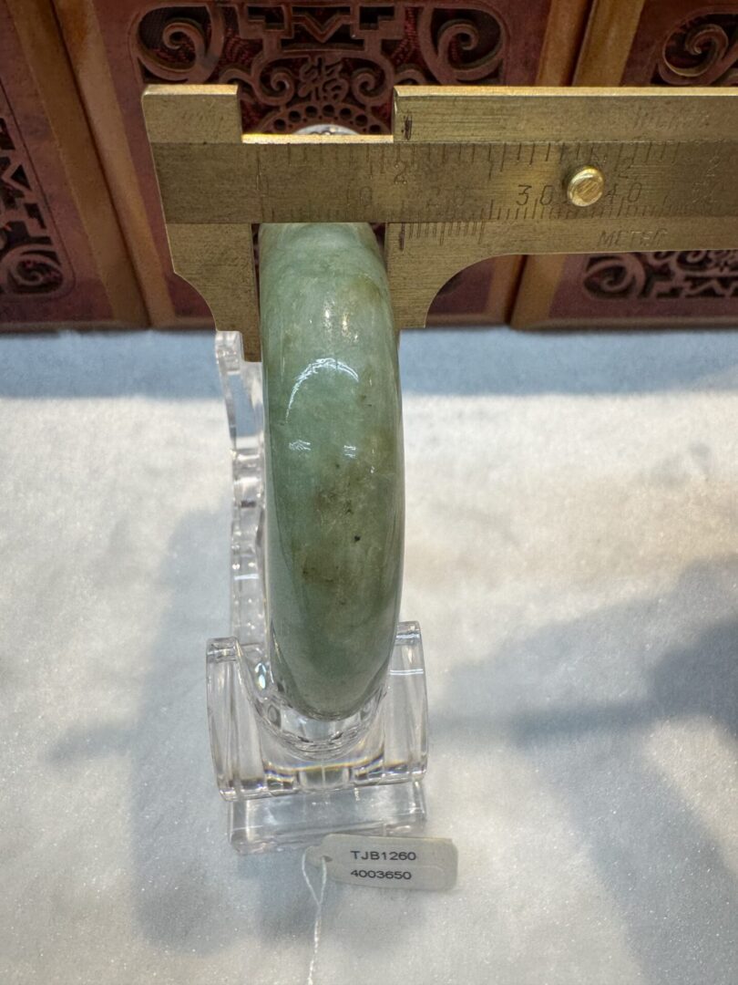 Certified Real Jade Bangle (Jadeite) #4003650 size 58mm - Image 4