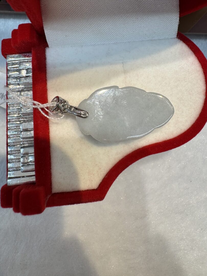 Real Jade Leaf Pendant (Silver Clasp) - Image 3