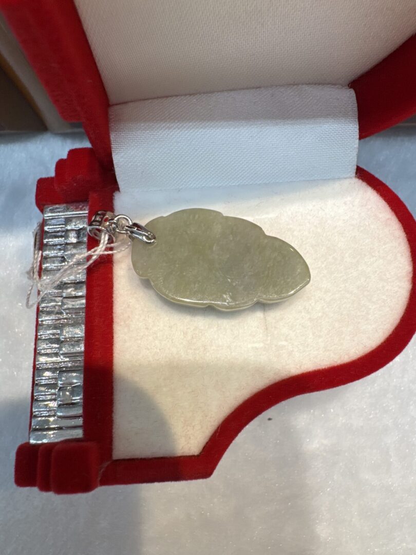 Real Jade Leaf Pendant (Silver Clasp) - Image 3